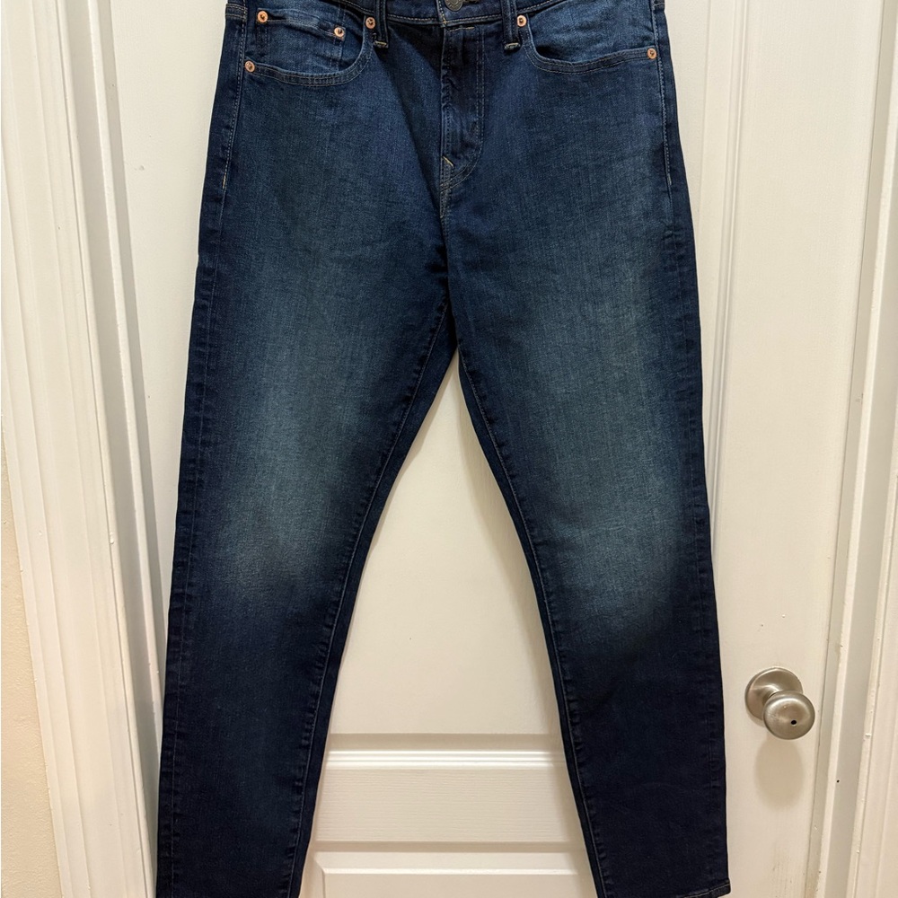 American Eagle Outfitters Dark Blue Athletic Fit.  29x32 Airflex